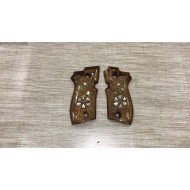 Beretta F81-84 İşlemeli Ahşap Kabze Beretta F81-84 İşlemeli Ahşap Kabze